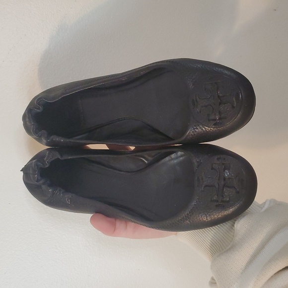 Tory Burch Black Leather Ballet Flats Size 8 Minimalist Preppy Office Attire - Picture 2 of 16